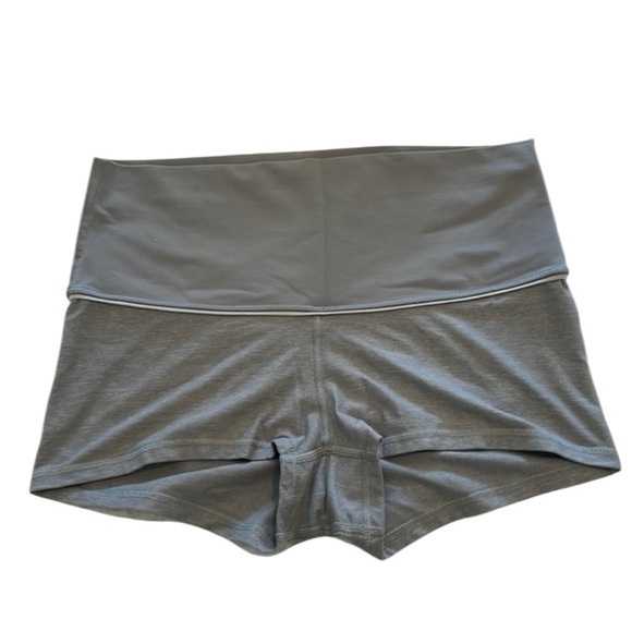 Lululemon high waisted fold down Gray Women's bootie stretch Shorts - Picture 1 of 6